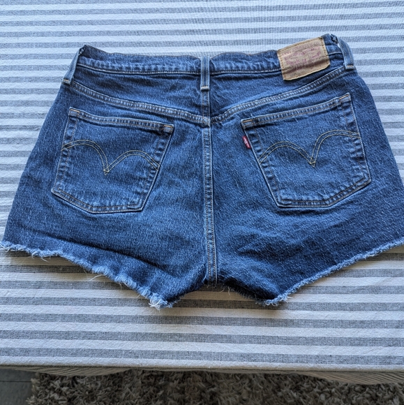 Levis Classic 501 Denim Shorts - Picture 2 of 7